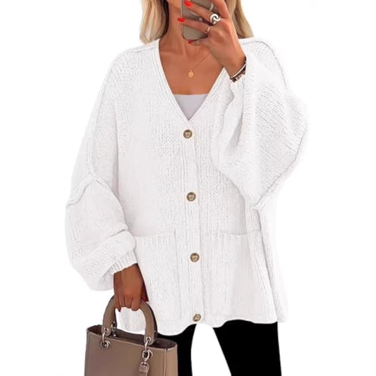 Damen Oversize Strickcardigan mit V-Ausschnitt, goldenen Zierknöpfen und aufgesetzten Taschen EB