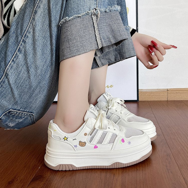 Damen modische Sneakers mit einzigartigen Verzierungen und komfortabler Dämpfung EB