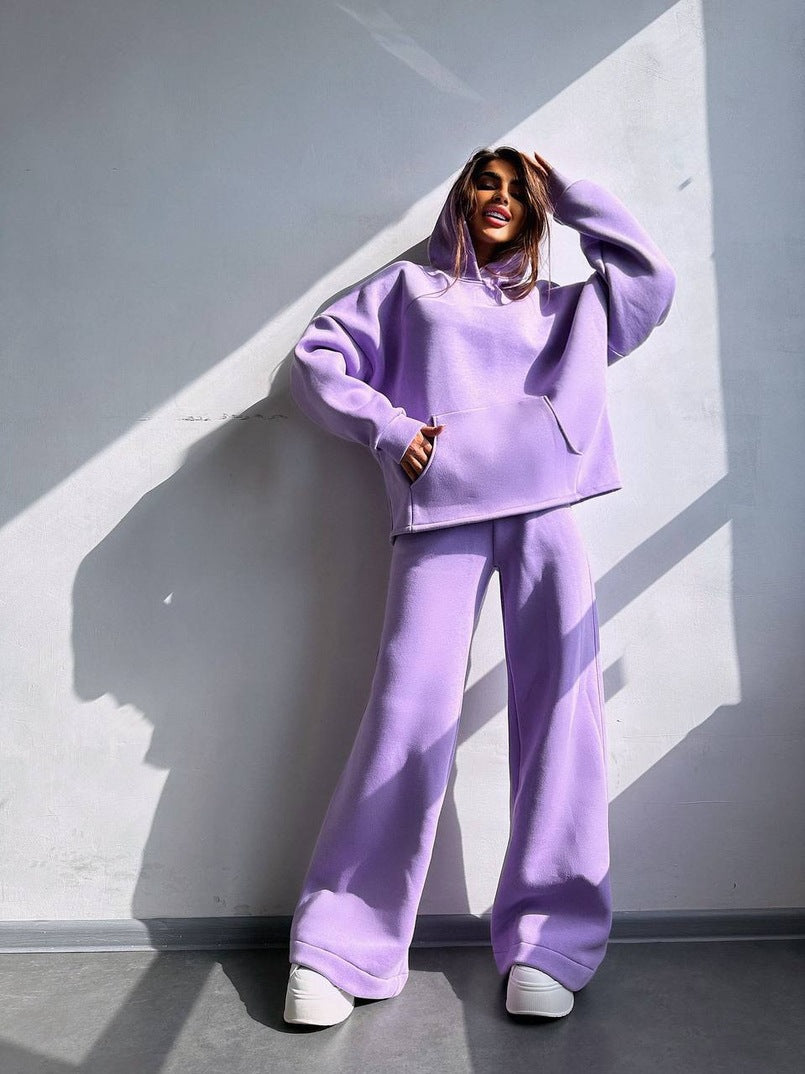 Damen Scuba-Fleece Lounge-Set mit Oversize-Kapuzenpullover und weiter Flare-Hose Eichborn Berlin