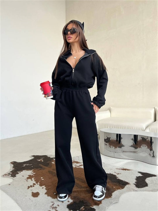 Damen Relaxed-Loungewear-Set mit Halbzip-Stehkragen und hochtaillierter Weitbein-Jogginghose Eichborn Berlin