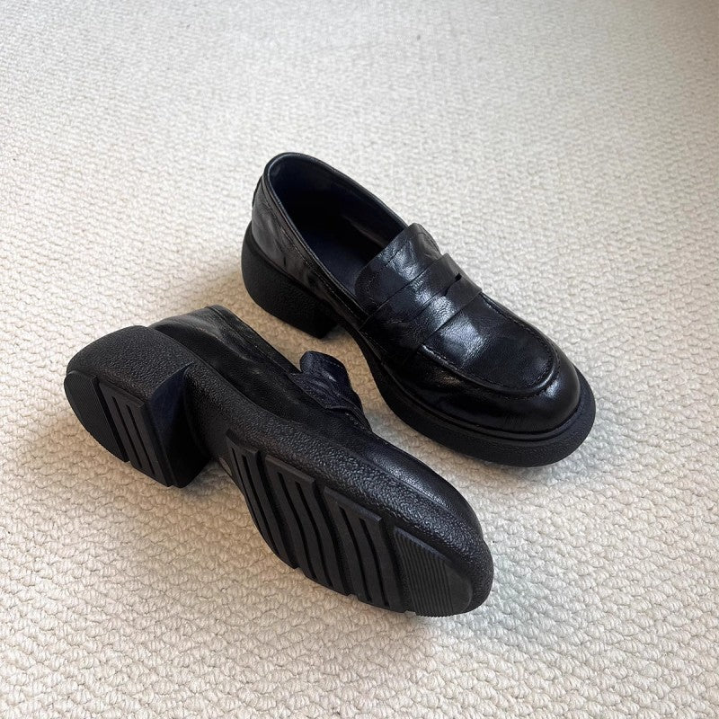 Damen modische Loafers mit robustem Blockabsatz und glänzender Lederoberfläche EB