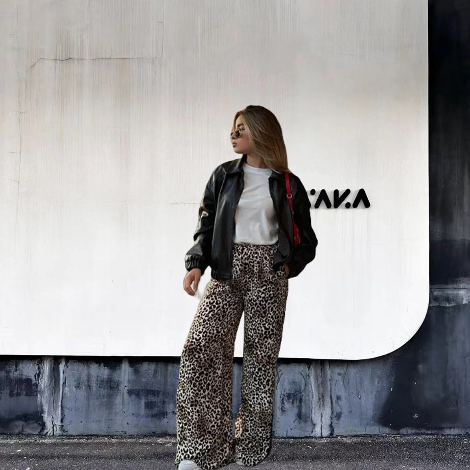 Damen Weite Leoprint-Hose aus fließendem Material EB