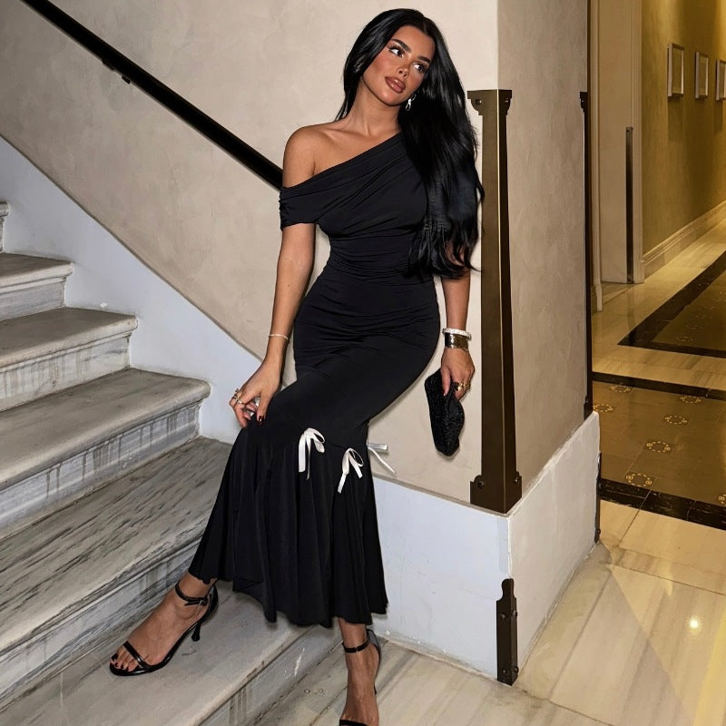 Damen Elegantes Maxikleid mit asymmetrischem One-Shoulder Design und verspielten Rüschendetails EB