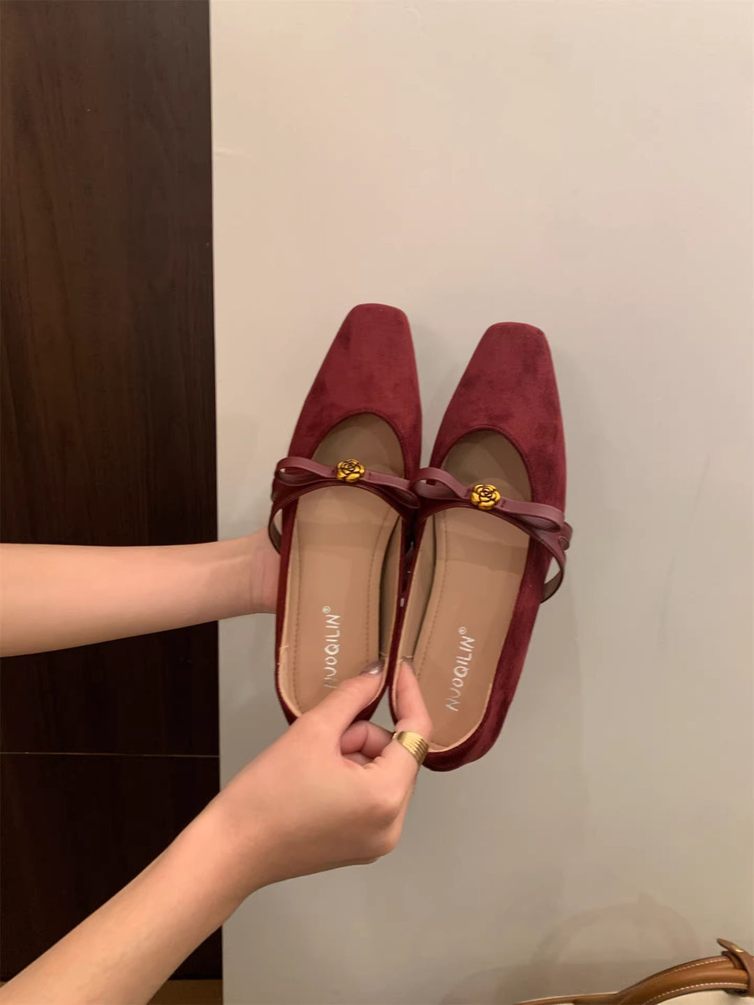 Damen Elegante Mules aus weichem Wildleder mit modischem Schleifen-Detail EB