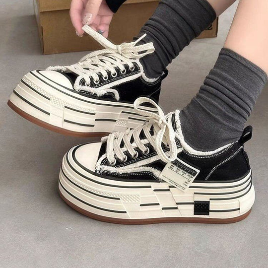 Damen modische Plateausneaker mit ausgefranstem Design und tiefem Profil EB