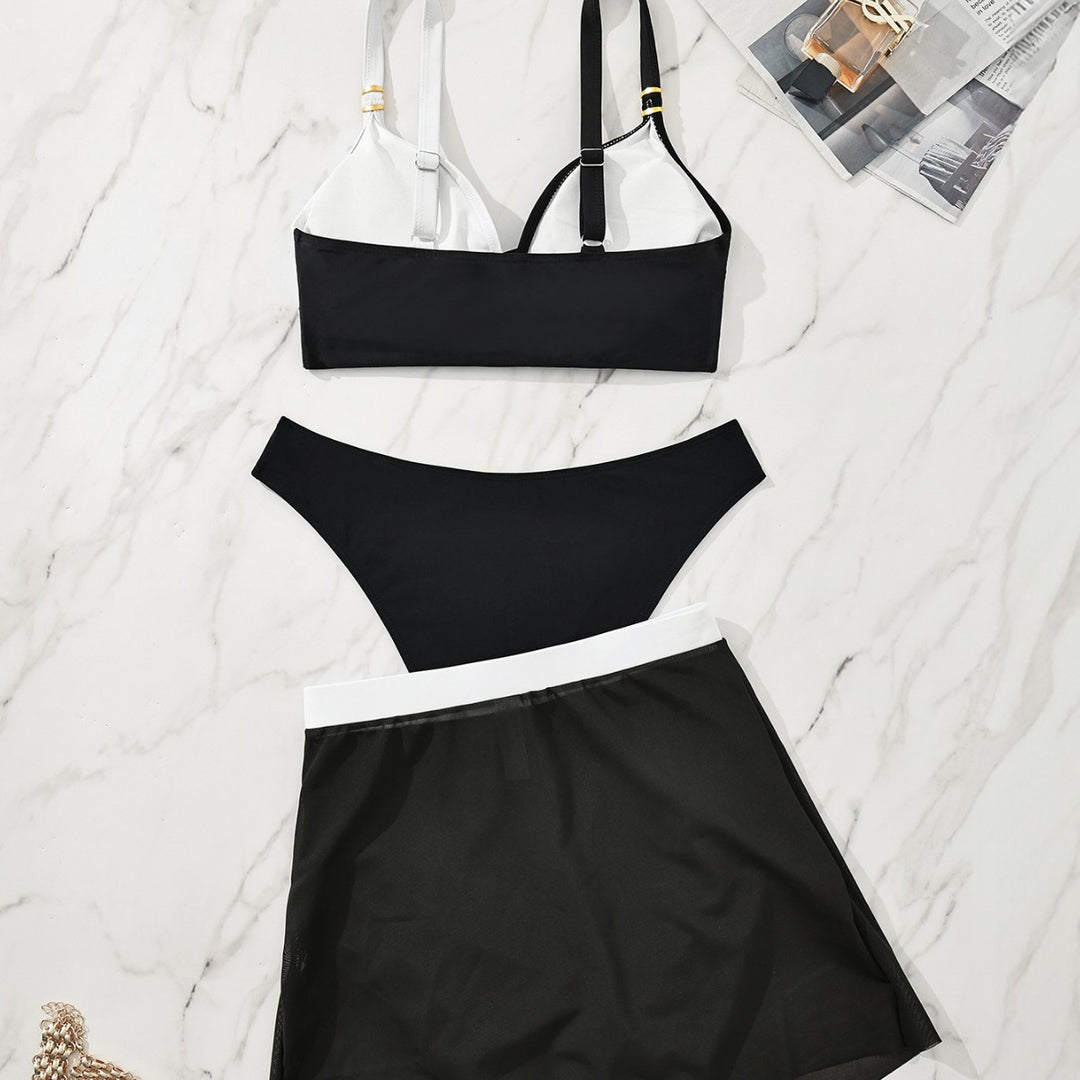 Damen Sportlicher Bikini mit lässigem Wickelrock EB