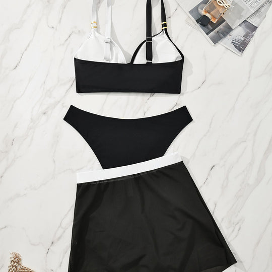 Damen Sportlicher Bikini mit lässigem Wickelrock EB