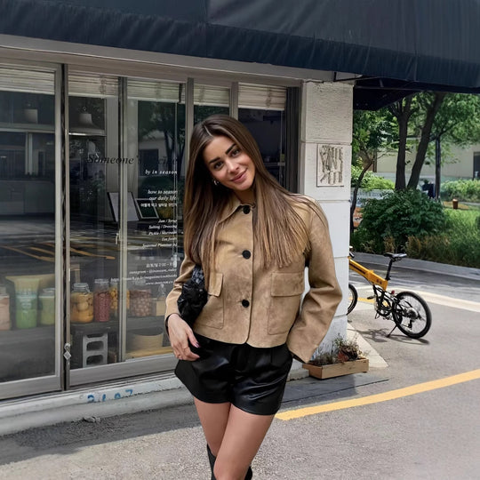 Damen modische Wildlederjacke mit aufgesetzten Taschen EB