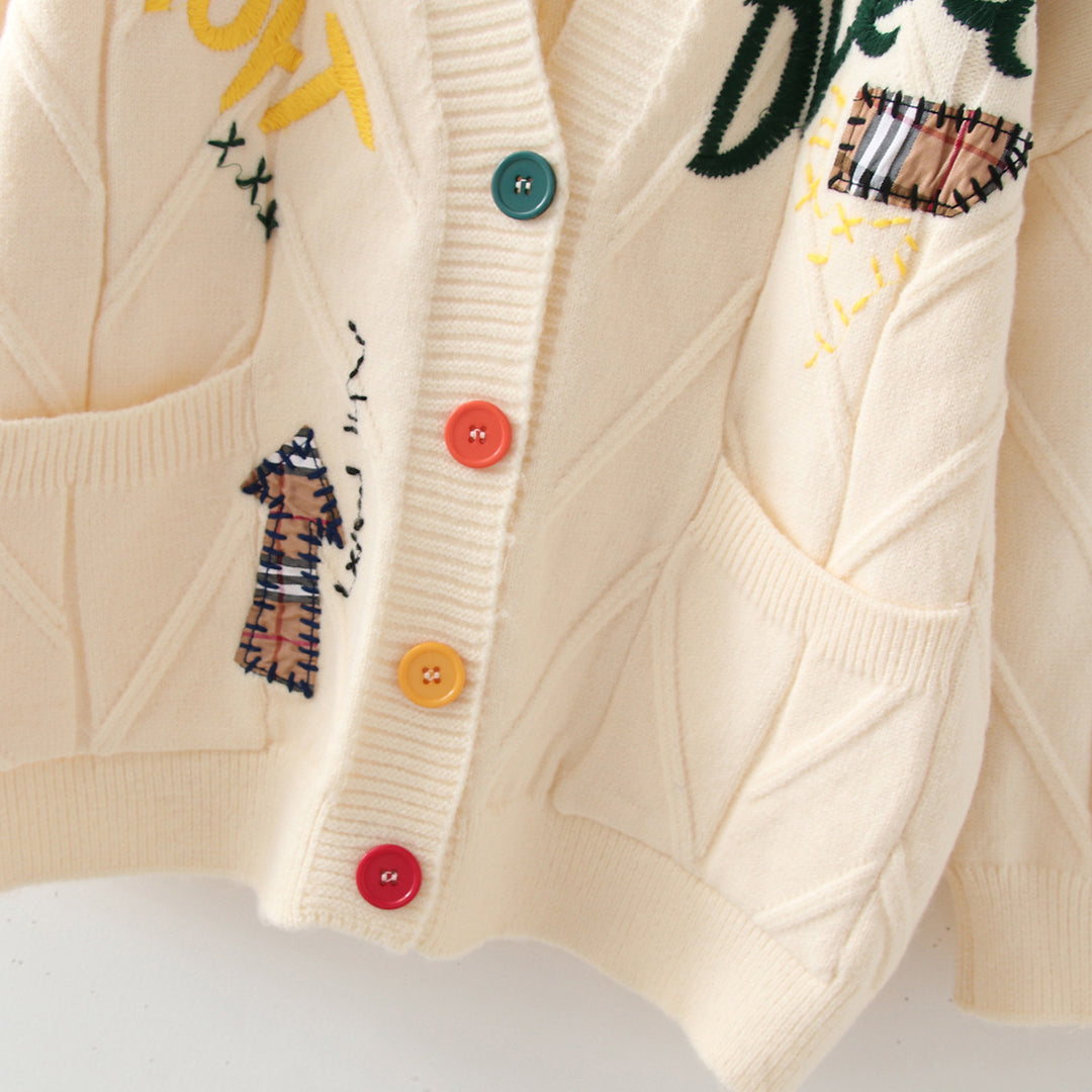 Damen Gemusterter Strickcardigan mit einzigartigen Stickmotiven und bunten Knöpfen EB