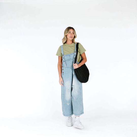 Damen Latzhose mit modischen Destroyed-Details und weitem Schnitt EB