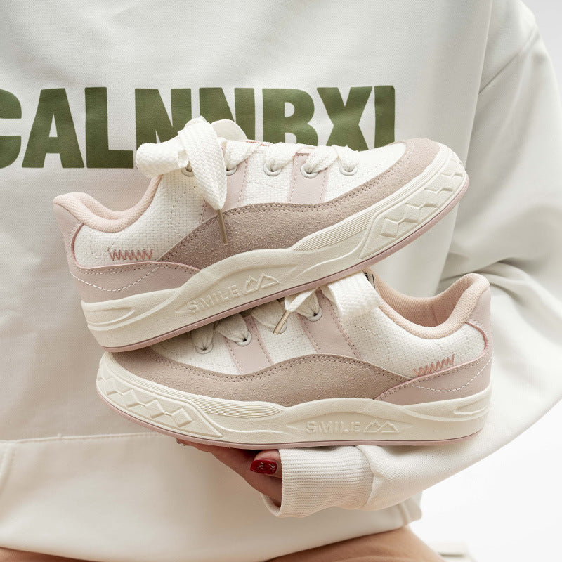 Damen Sportliche Sneakers mit innovativer Oberflächenstruktur und gepolsterter Sohle EB
