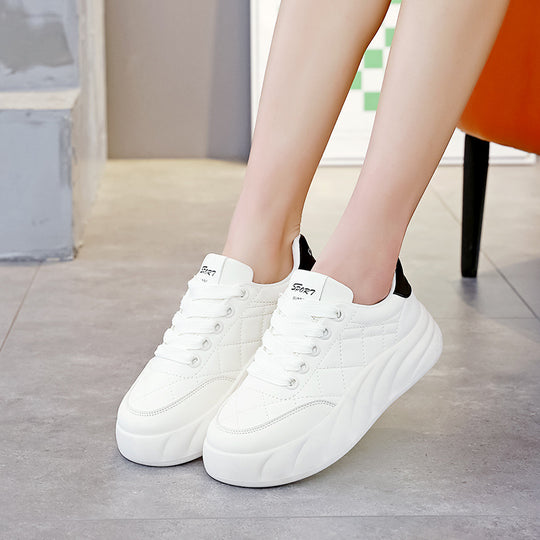 Damen Sneaker mit bequemer dämpfender Sohle und stylischem Design EB