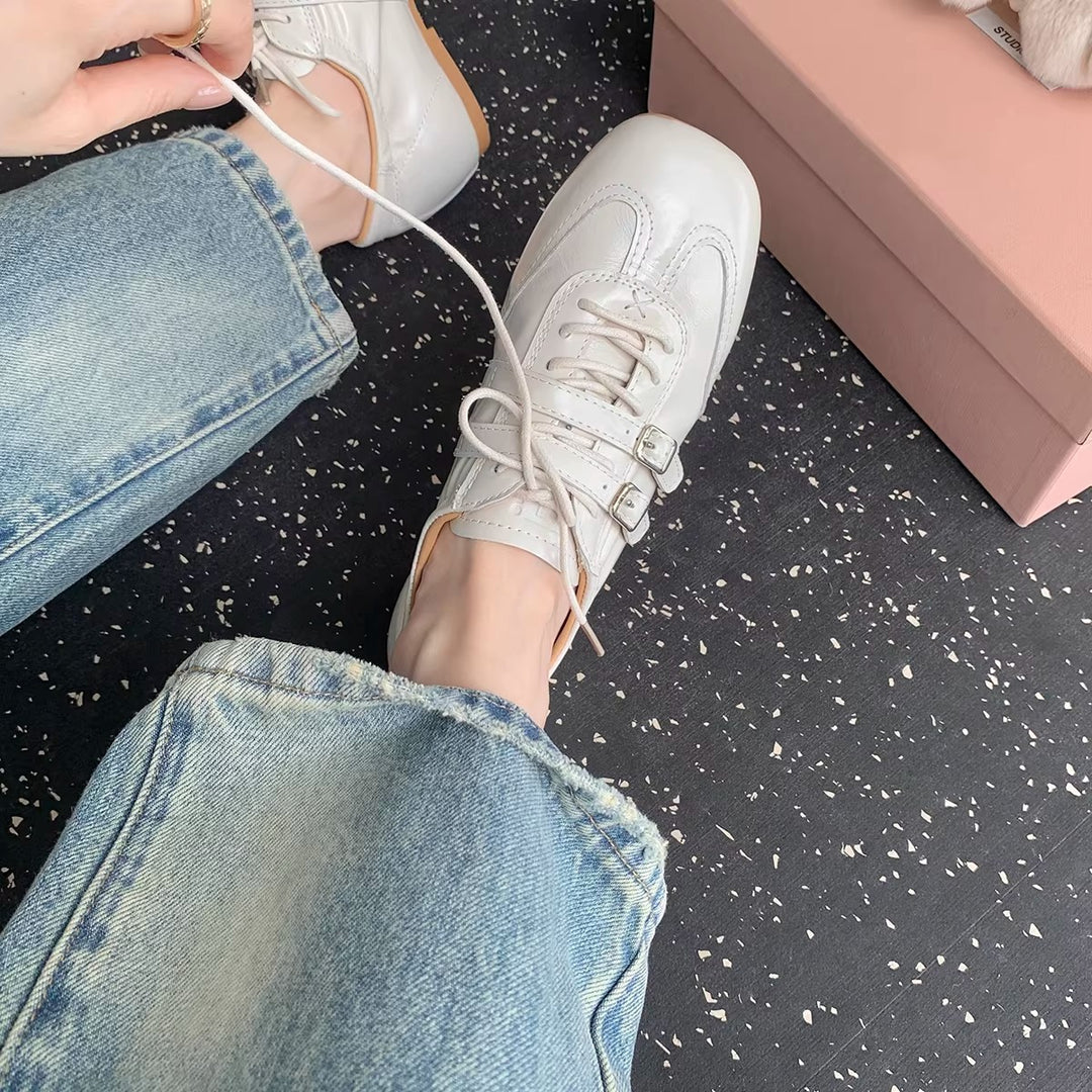 Damen modische Sneakers mit dekorativen Riemen und weichem Innenfutter EB