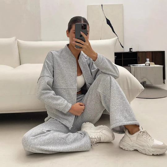 Damen lässiges Zip-Lounge-Set mit Stehkragen und weitem Highwaist-Joggpant Eichborn Berlin