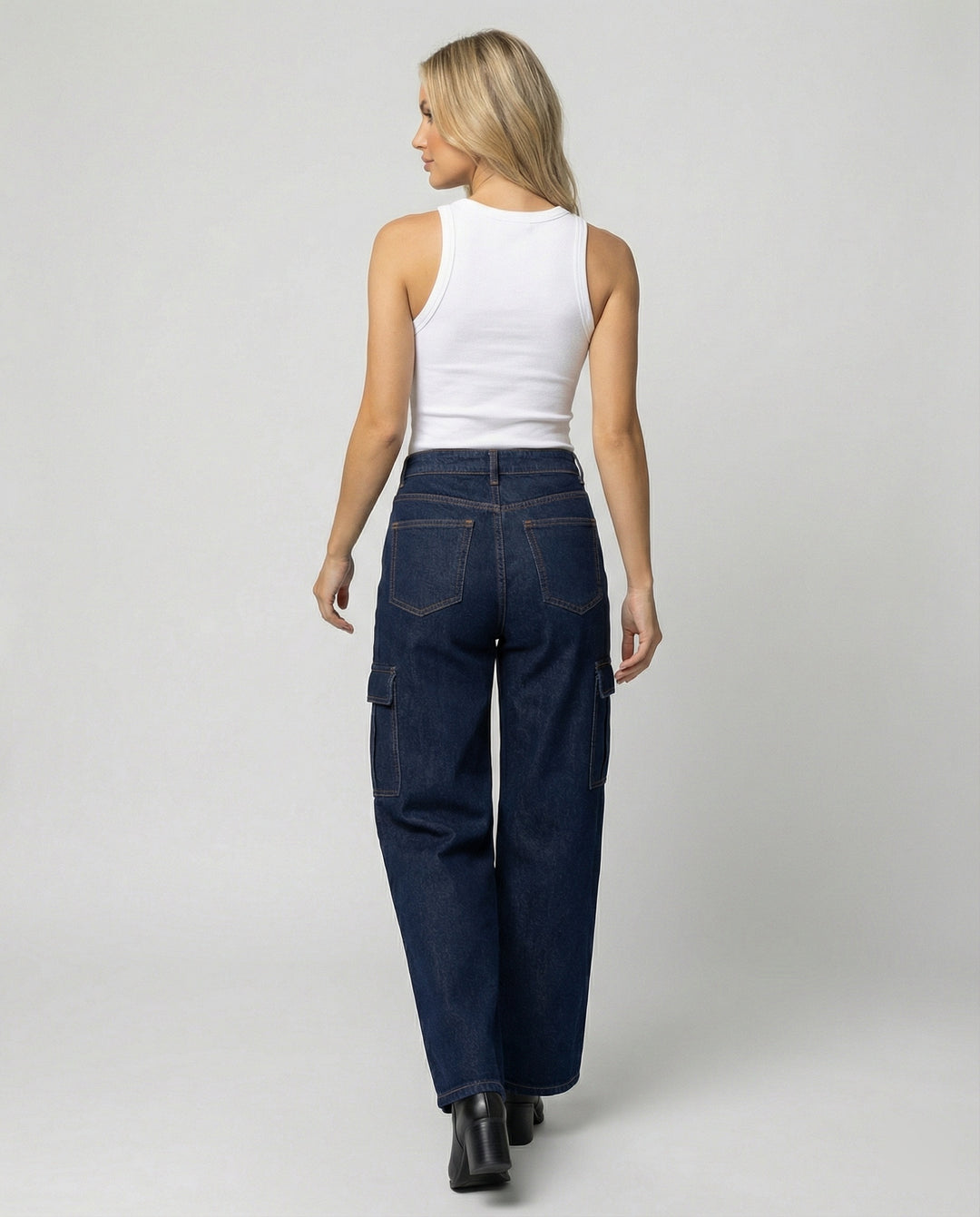 Damen nan hohes Taillen-Jeansmodell im Baggy-Palazzo-Schnitt mit Cargo-Klappentasche und formgebenden Abnähern EB