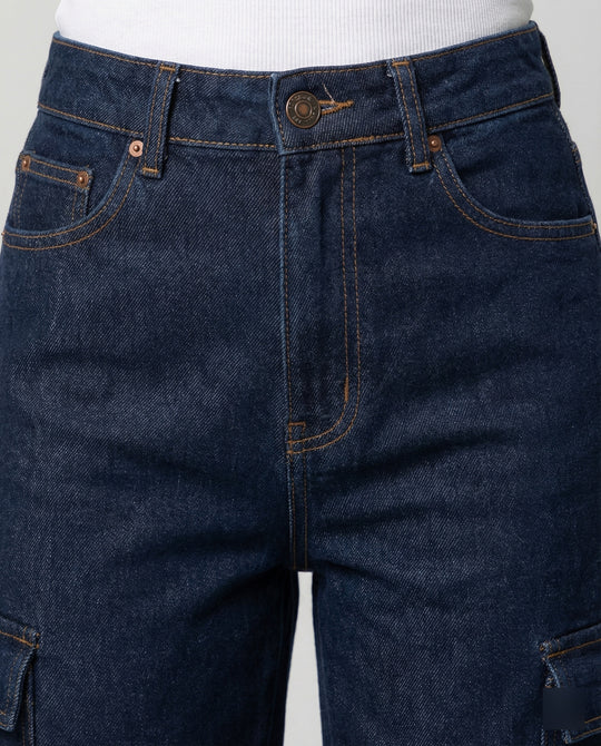 Damen nan hohes Taillen-Jeansmodell im Baggy-Palazzo-Schnitt mit Cargo-Klappentasche und formgebenden Abnähern EB