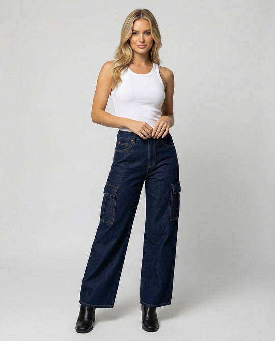 Damen nan hohes Taillen-Jeansmodell im Baggy-Palazzo-Schnitt mit Cargo-Klappentasche und formgebenden Abnähern EB