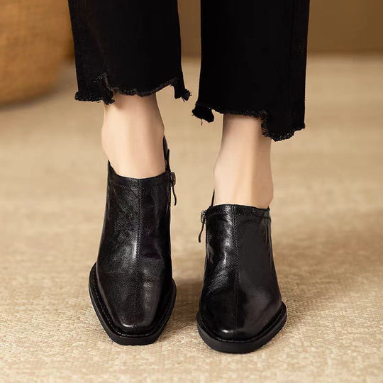 Damen Elegante Stiefeletten mit geschwungenem Absatz und raffiniertem Obermaterial EB