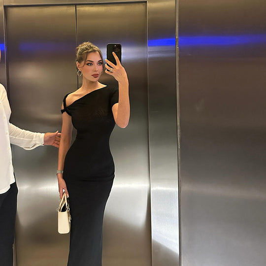 Damen Elegantes und figurbetontes Maxikleid mit zartem Schulterdesign EB