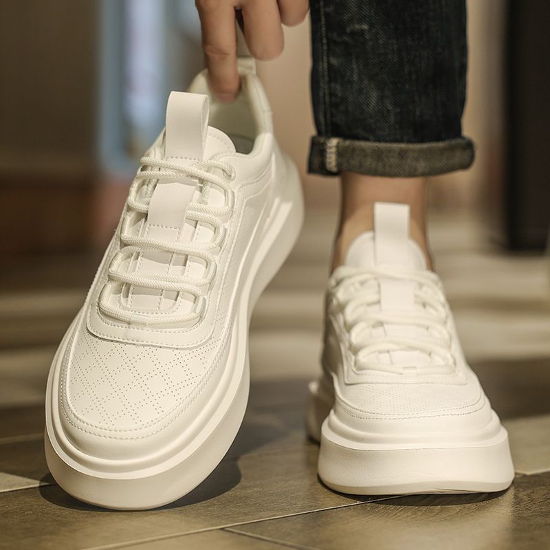 Damen Sportliche Sneakers mit perforierter Oberfläche und moderner Sohle EB