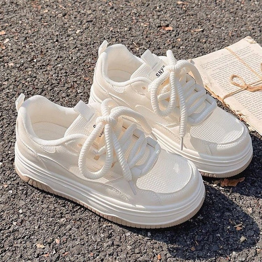 Damen Sportliche Sneakers mit innovativer Sohlenkonstruktion und atmungsaktivem Obermaterial EB