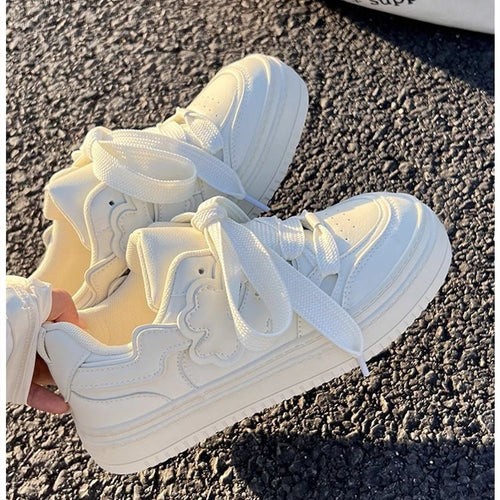 Damen Trendige Sneakers mit verspieltem Blüten-Design und bequemer Sohle EB