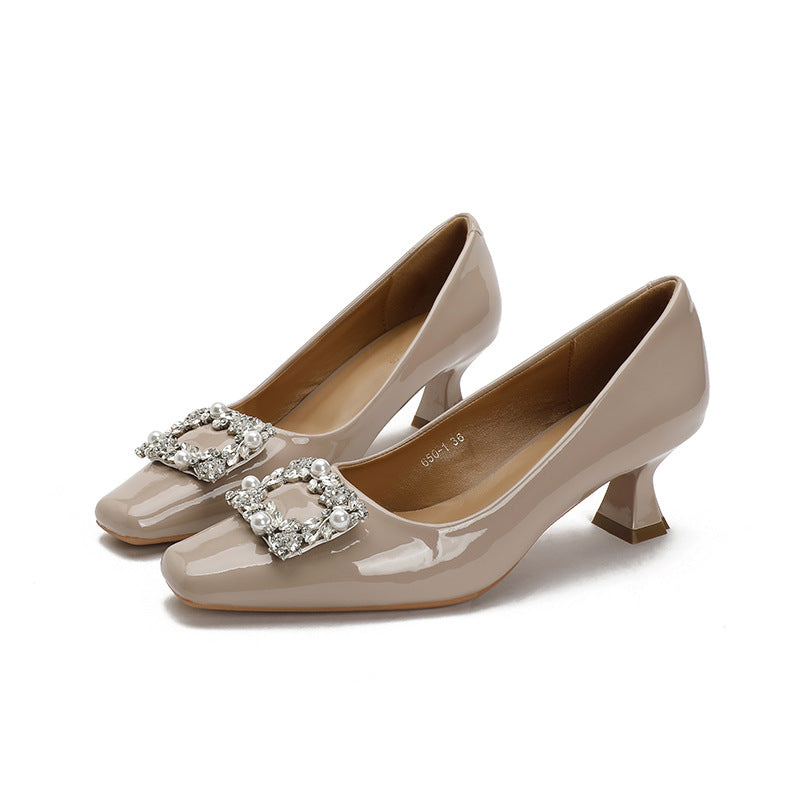 Damen elegante Pumps mit funkelndem Schmuckdetail EB