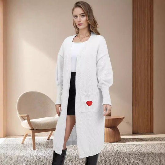 Damen Strickjacke mit Herzapplikationen und lockerer Passform EB