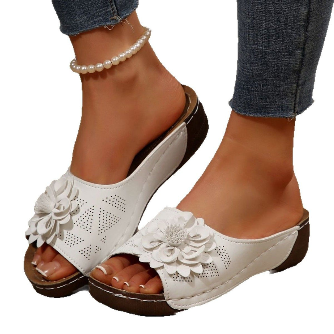 Damen Plateausandalen mit elegantem Blumenakzent und bequemer Fußbettung EB