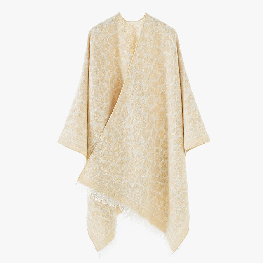 Damen Jacquard-Poncho im Kimono-Schnitt mit Fransensaum und dezentem Animaljacquard EB