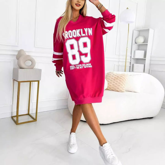 Damen lässiges oversized Sportkleid mit V-Ausschnitt und kontrastierenden Ärmeln EB