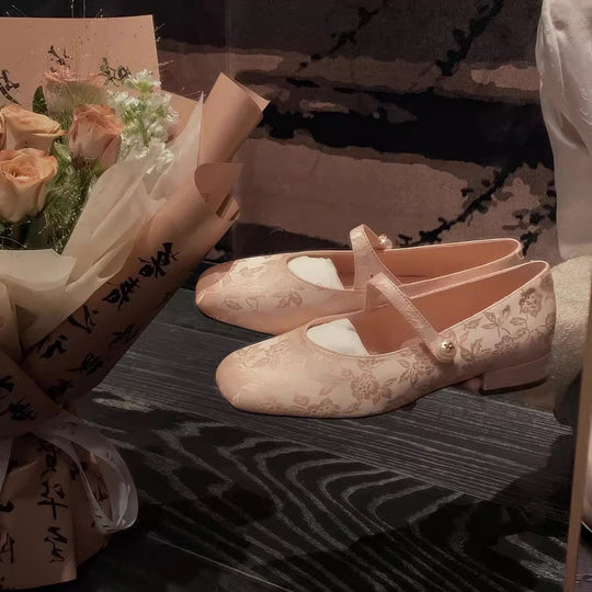 Damen Ballerinas mit eleganter Schnallenapplikation und floralem Design EB