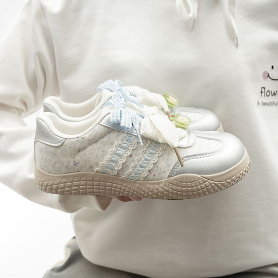 Damen Sneakers mit dekorativen Spitzen und atmungsaktivem Obermaterial EB