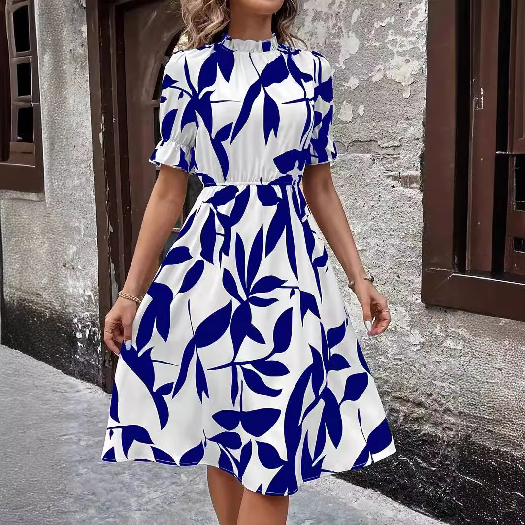 EB | Kleid mit Rundhalsausschnitt und Rüschen