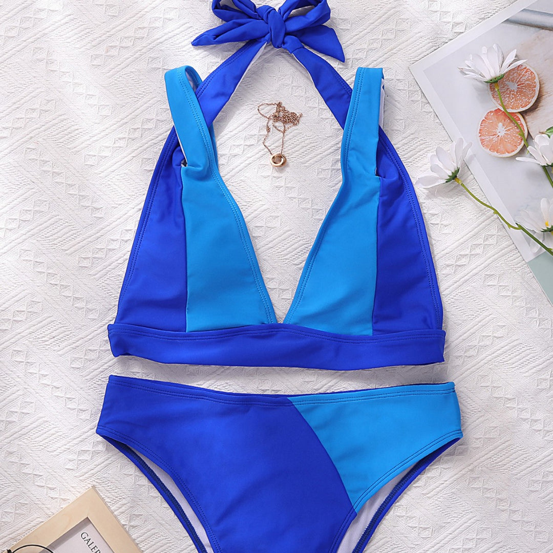 Damen Sportlicher Bikinischnitt mit tiefem Dekolleté EB