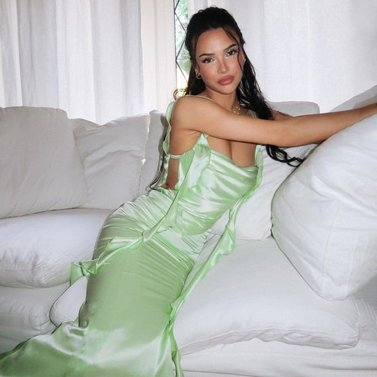 Damen Elegantes Maxikleid mit drapierter Vorderseite und Rüschendetails EB
