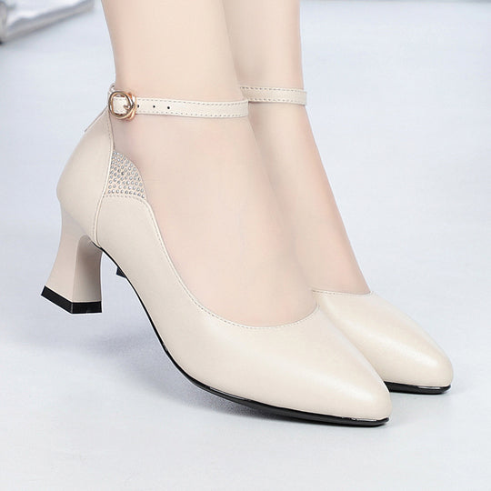 Damen Pumps mit elegantem Riemchen und komfortablem Blockabsatz EB 1776166615