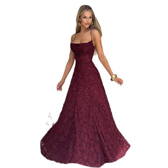 Damen Elegantes und figurumspielendes Abendkleid mit floralen Applikationen EB