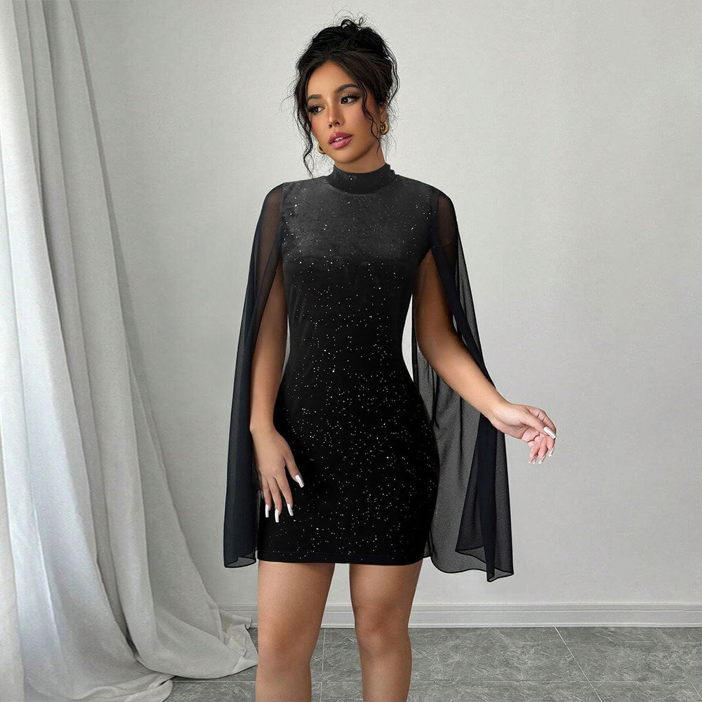 Damen figurbetontes Minikleid mit fließenden Cape-Ärmeln und funkelnder Punktverzierung Eichborn Berlin