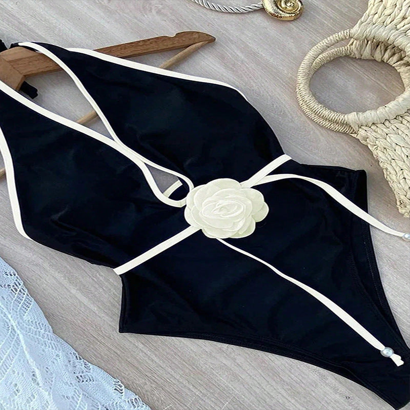 Damen Eleganter Cut-Out Badeanzug mit floralem Akzent EB