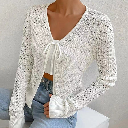 Damen Strickjacke mit tiefer V-Öffnung und zartem Lochmuster EB