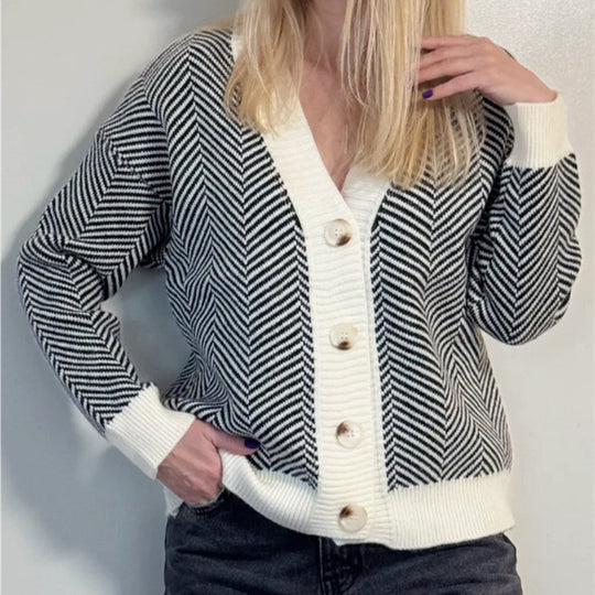 Damen Modischer Cardigan mit Chevron-Muster und Knöpfen EB