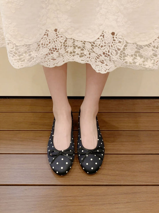 Damen Ballerinas mit Punkten und verspieltem Schleifen-Detail EB