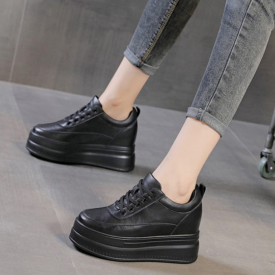Damen Plateau Sneakers mit modischer und komfortabler Struktur EB
