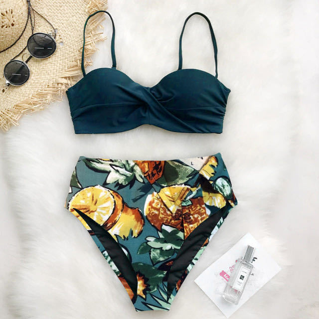 Damen Hochtailliertes Bikini-Set mit Raffungen und floralem Design EB