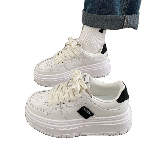 Damen Sneakers mit dicker Laufsohle und modischen Details EB