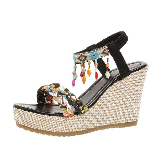 Damen Wedge-Sandalen mit bunten dekorativen Details EB