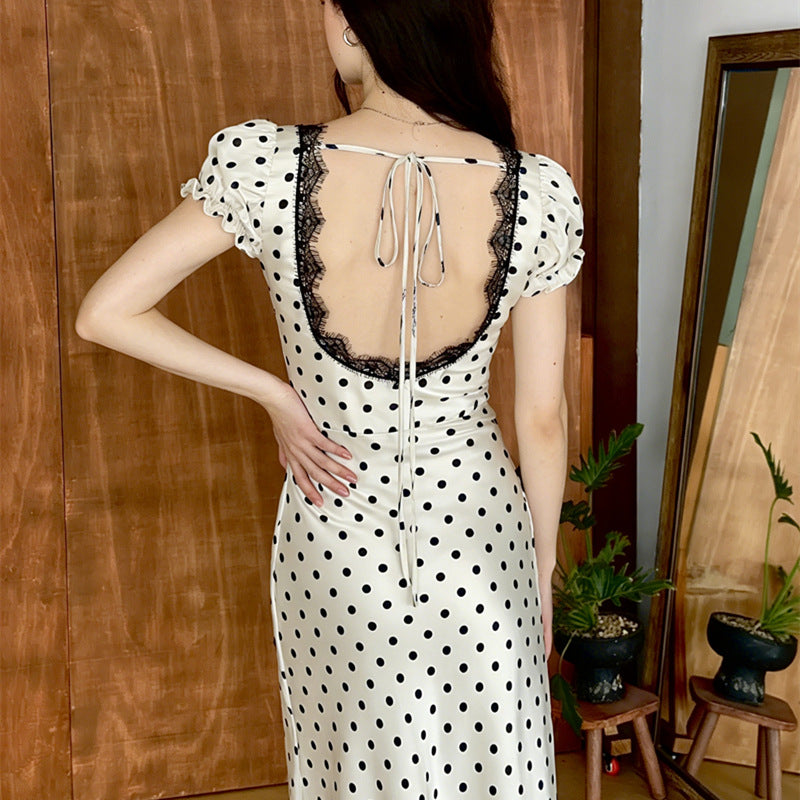 Damen Polka Dot Maxikleid mit eleganten Rüschendetails und nostalgischem Ausschnitt EB