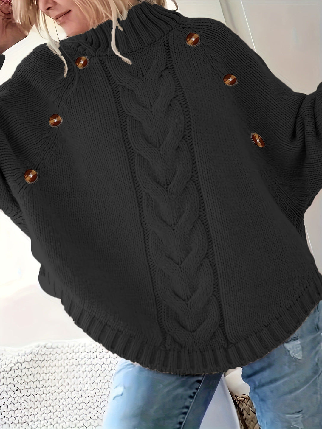 Damen Grobstrickpullover mit hochgeschlossenem Kragen und dekorativen Knöpfen EB