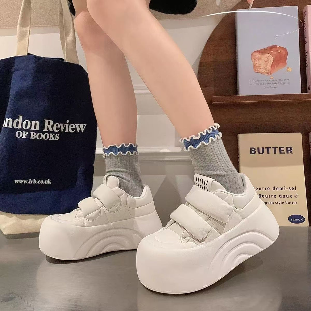 Damen Plateausneaker mit praktischen Klettverschlüssen und ergonomischer Sohle EB
